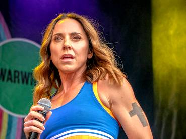 Бывшая участница Spice Girls рассказала о пережитом сексуальном насилии